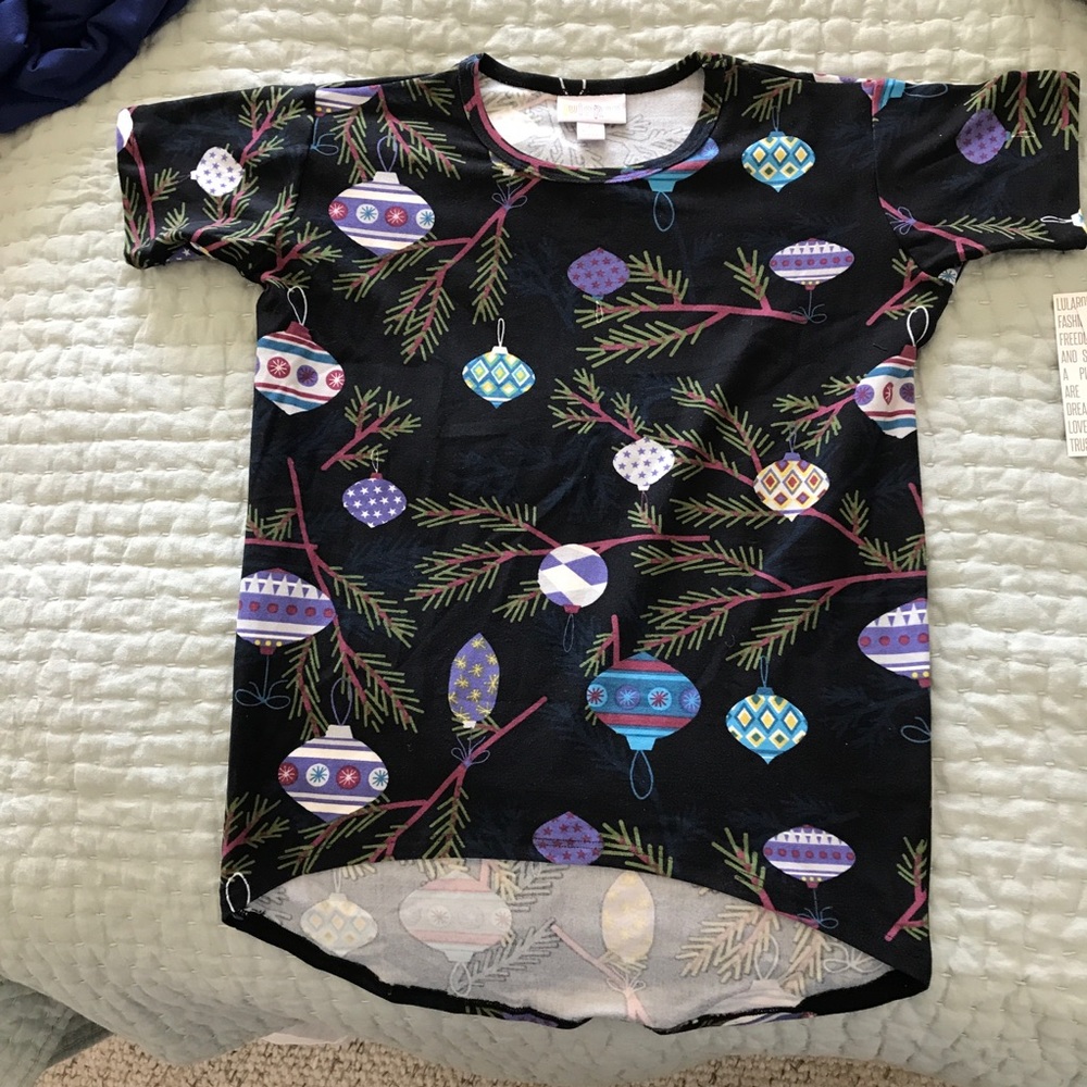 BNWT LuLaRoe Holiday Gracie T Size 6 Ornaments